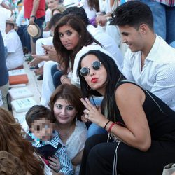 Gloria Camila Ortega, Kiko Jiménez y José María Ortega durante una corrida de toros en Benidorm