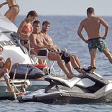 Cristiano Ronaldo con sus amigos en su yate