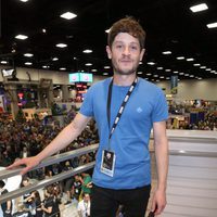 Iwan Rheon en la firma de 'Juego de Tronos' durante la Comic-Con 2016