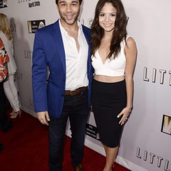 Corbin Bleu y Sasha Clements en la premiere de "Little Boy"