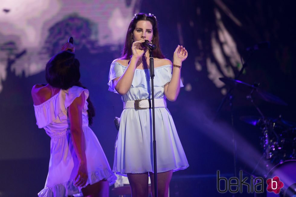 Lana del Rey en el Baile de la Cruz Roja 2016