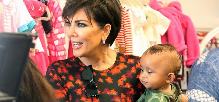 El pequeño Saint West con su abuela