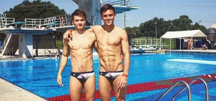 Tom Daley y Daniel Goodfellow luciendo cuerpazo