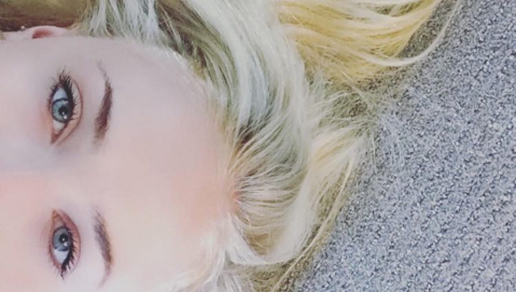 Sophie Turner muestra su nuevo color de pelo