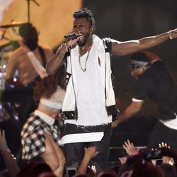 Jason Derulo en su actuación en los Teen Choice Awards 2016