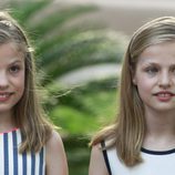 La Infanta Sofía y la Princesa Leonor en el posado de verano 2016