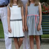 La Princesa Leonor y la Infanta Sofía en los jardines del palacio de Marivent