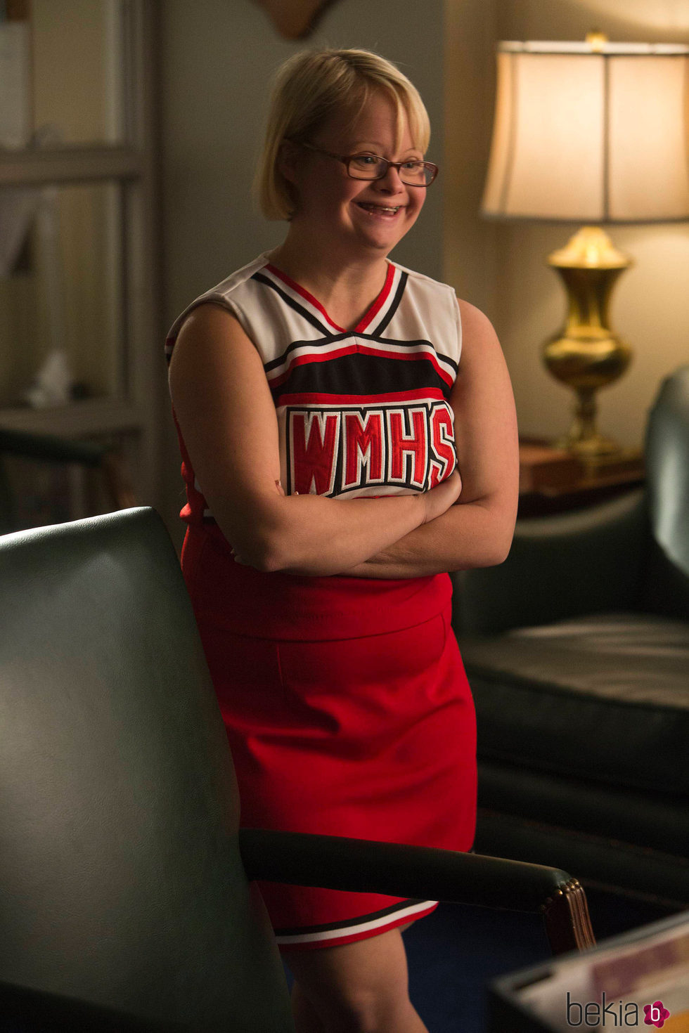 Lauren Potter interpretando a Becky Jackson