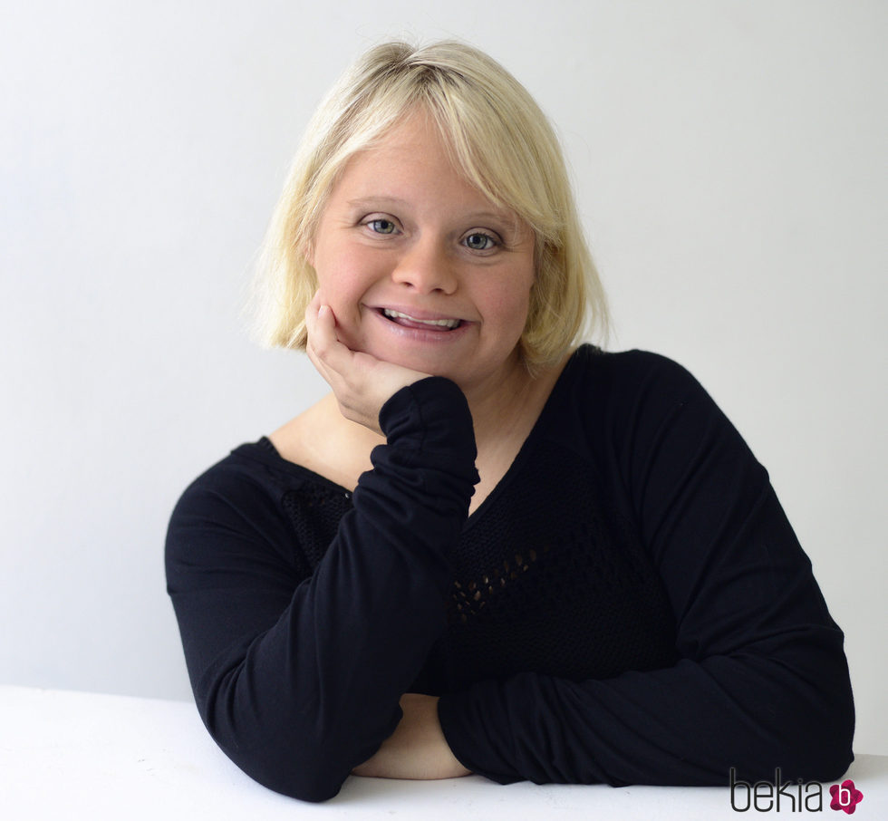 Lauren Potter muestra su apoyo a 'The Starving Artists Project'