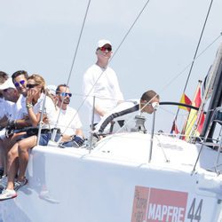 El Rey Felipe VI a bordo del velero Aifos en Mallorca