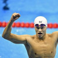 Sun Yang celebrando su medalla de oro en Río 2016