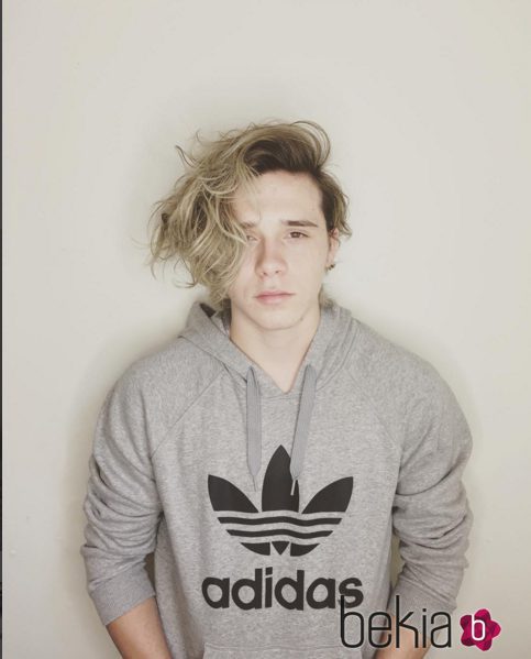 Brooklyn Beckham muestra su cambio de look en Instagram