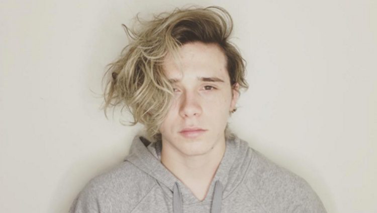 Brooklyn Beckham muestra su cambio de look en Instagram