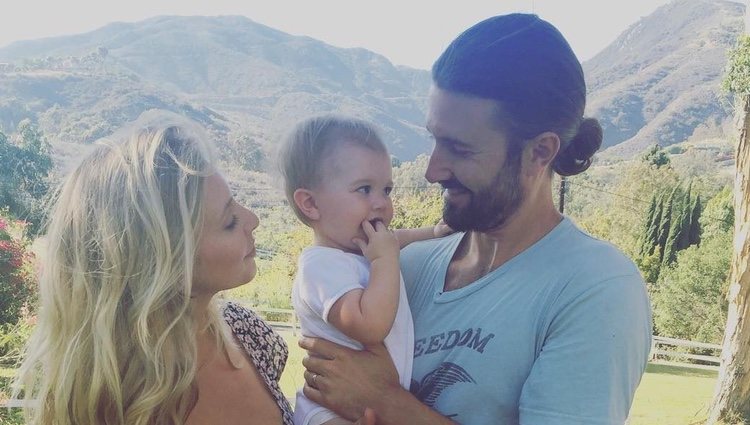 Brandon Jenner y Leah Jenner con su hija Eva James