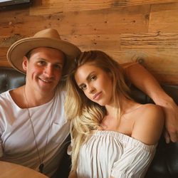 Ryan Lochte con Kayla Rae Reid el día de su cumpleaños