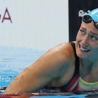 Mireia Belmonte emocionada tras ganar la medalla de oro en 200 metros mariposa en Rio 2016