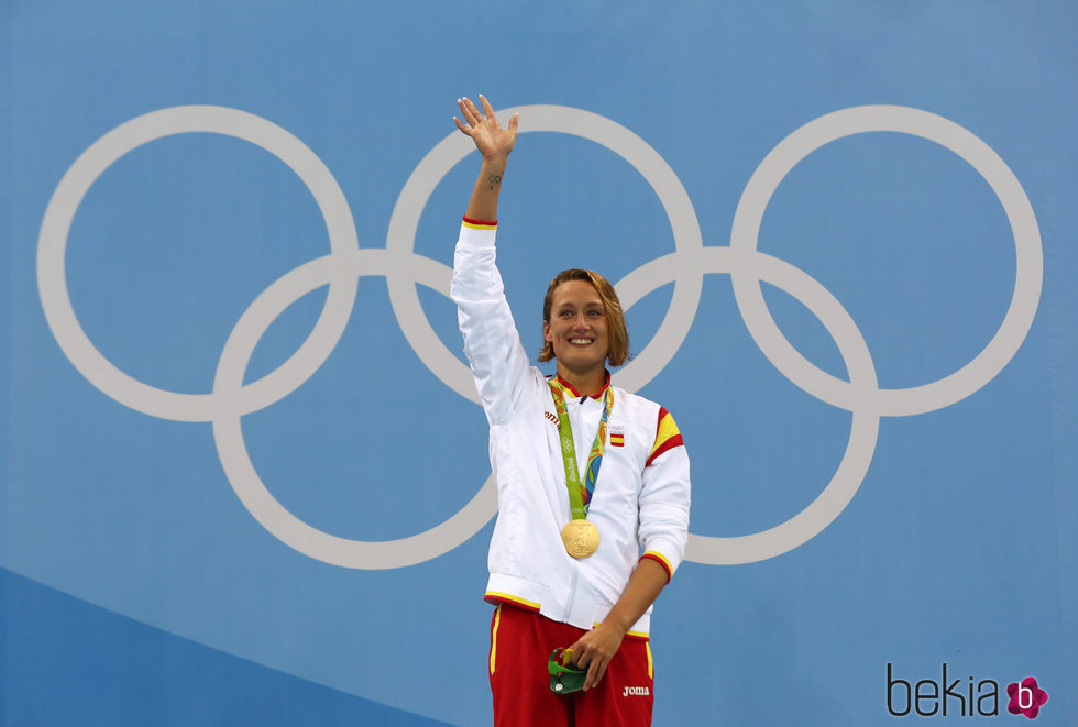 Mireia Belmonte con la medalla de oro de los 200 metros mariposa en Rio 2016