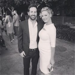 Katherine Heigl y Josh Kelley en una fiesta de la CBS