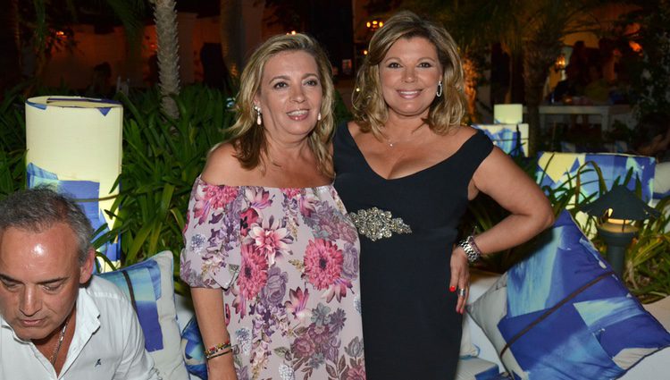 Terelu Campos y Carmen Borrego durante una fiesta en Marbella