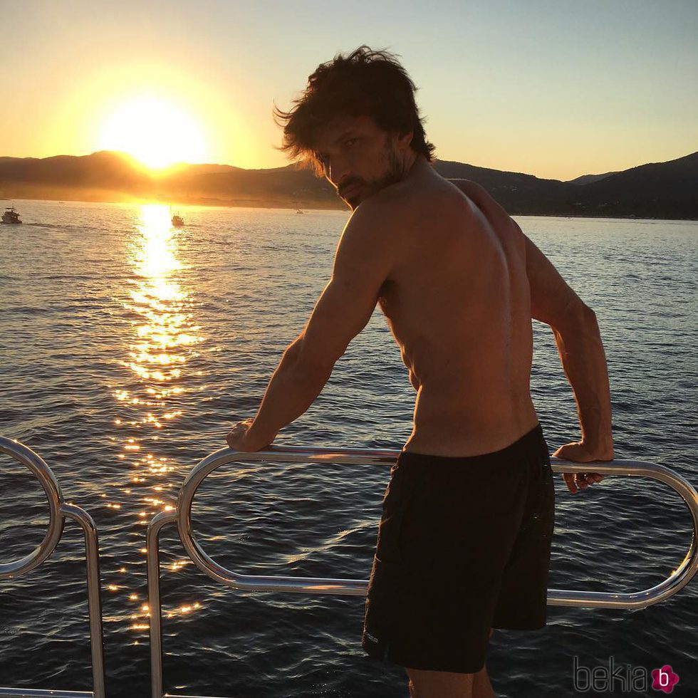 Andrés Velencoso luce cuerpazo durantte sus vacaciones en Saint Tropez