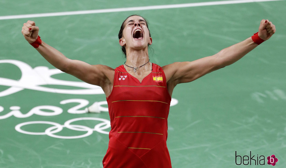 Carolina Marín celebrando su último punto en la final de badminton de Rio 2016