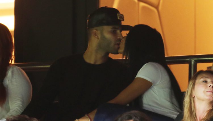 Jesé Rodríguez muy cariñoso con su novia Aura