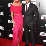 Jason Statham y Rosie Huntingon Whiteley  en el estreno de 'Mechanic: Resurrection'