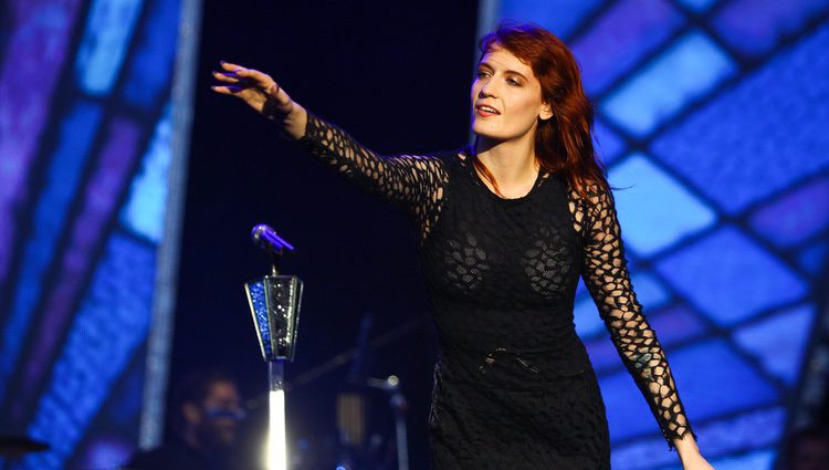 Florence Welch actuando en el Reading Festival en 2012