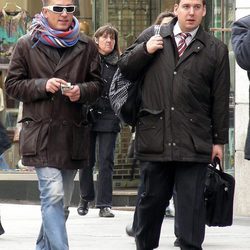 Kiko Hernández paseando con un amigo