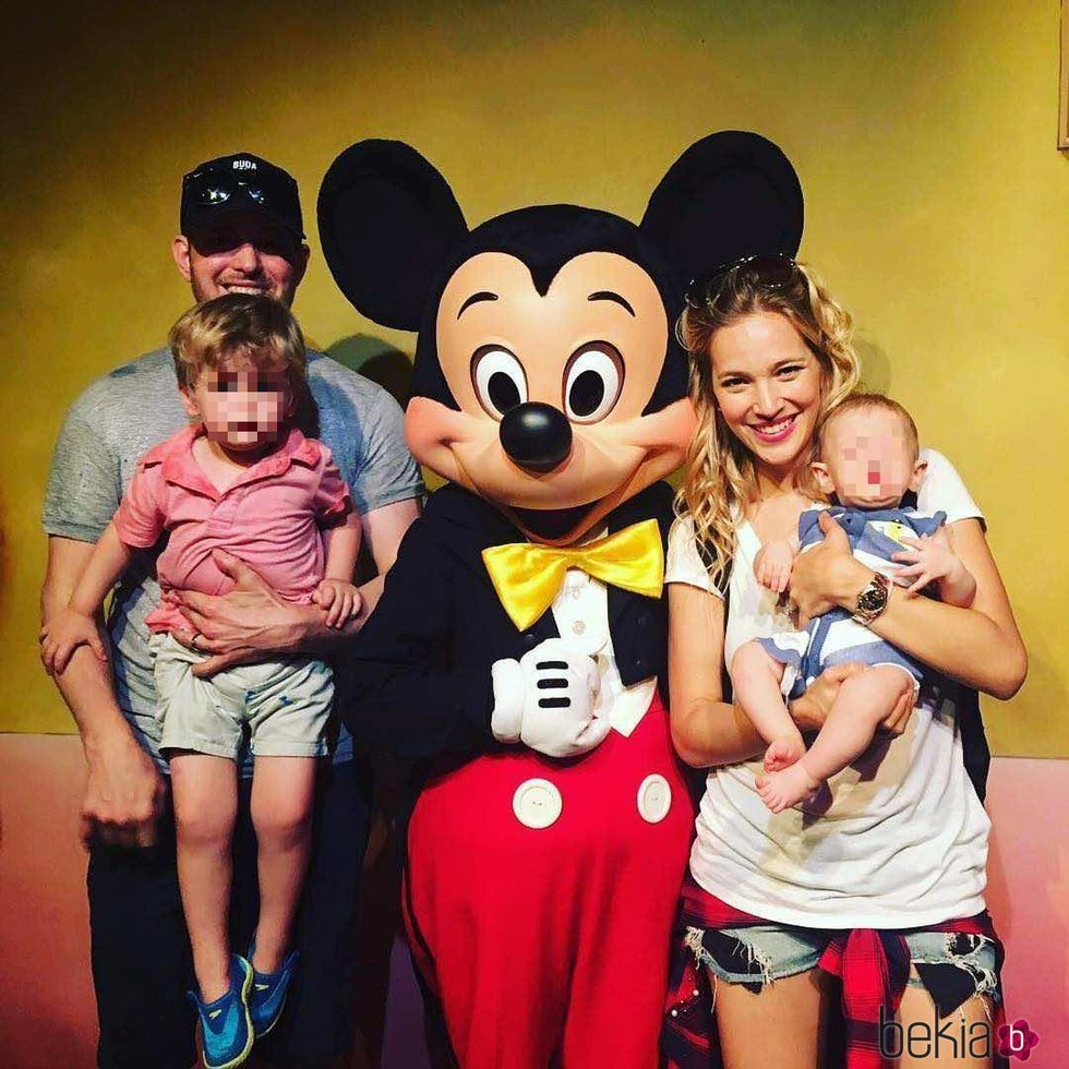 Luisana Lopilato y Michael Bublé con sus dos hijos Elías y Noah