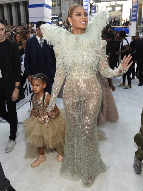 Beyonce junto a su hija en los VMA's 2016