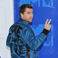 Lance Bass en los VMA's 2016