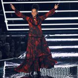 Alicia Keys, sin maquillar, entregando un premio en los VMA's 2016