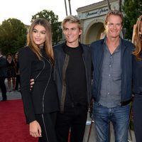 Kaia Gerber junto a su familia en el estreno de 'Sister Cities'