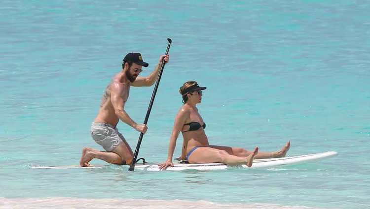 Eva Longoria y su marido haciendo Paddle Surf