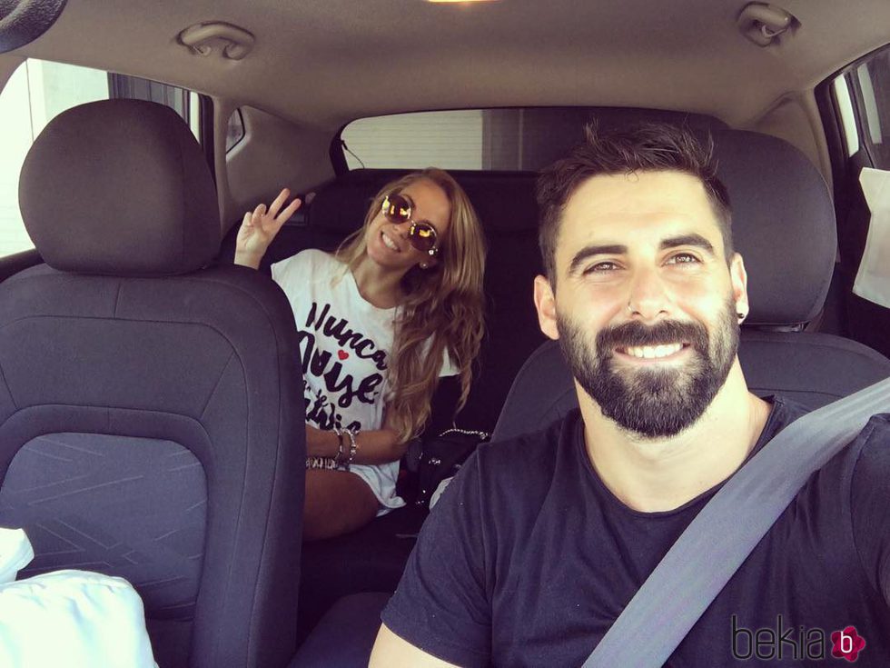 Yoli y Jonathan ('GH15') viajando a Madrid