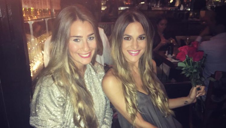 Elena Galera celebrando su cumpleaños con Júlia Vigas