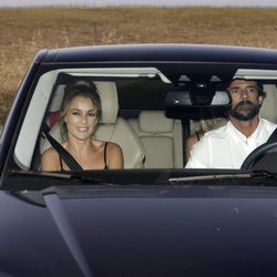 Mónica Martínez llegando a la parrillada previa a la boda de Rocío Carrascto y Fidel Albiac