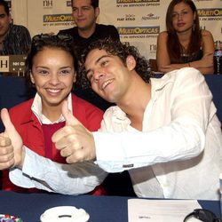 Chenoa y David Bisbal en un acto promocional de 'Operación Triunfo 1'