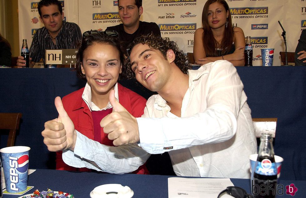 Chenoa y David Bisbal en un acto promocional de 'Operación Triunfo 1'