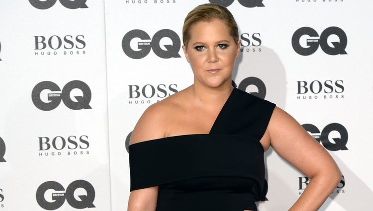 Amy Schumer en la alfombra roja de los Premios GQ 2016