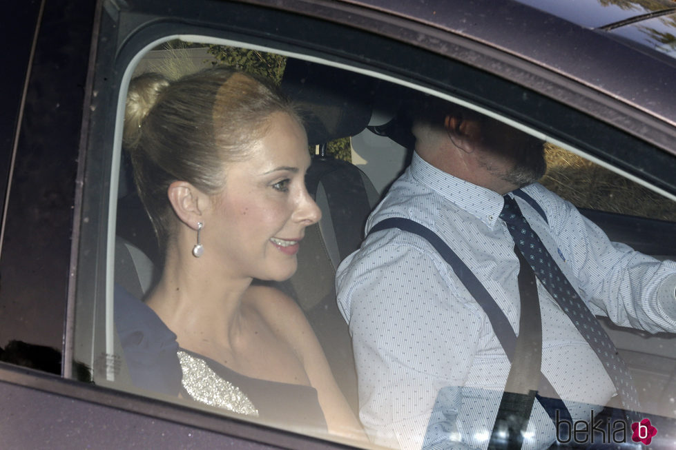 Carmen Janeiro llegando a la boda de Rocío Carrasco y Fidel Albiac