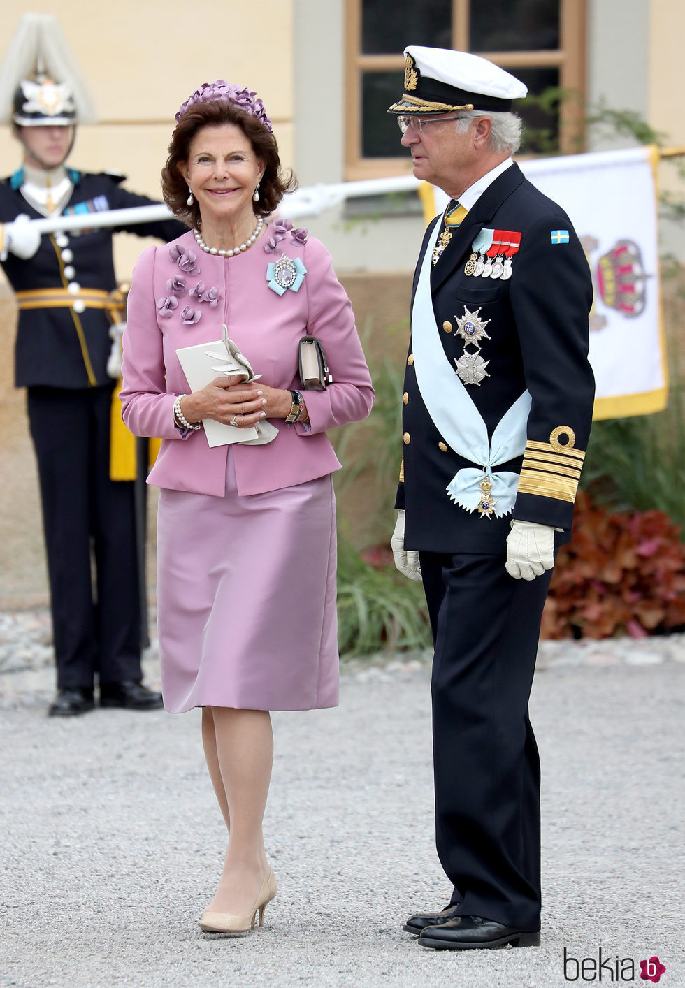 Los Reyes Carlos Gustavo y Silvia de Suecia en el bautizo de su nieto Alejandro de Suecia