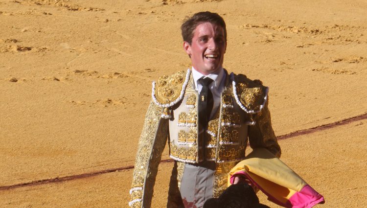 Alfonso Cadaval toreando en la novillada previa a la Goyesca 2016