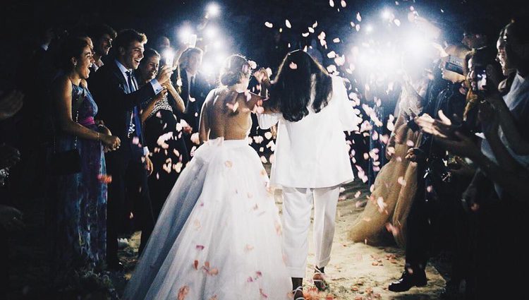 Dulceida y Alba durante la celebración de su boda