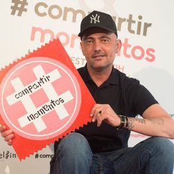 David Delfín en la campaña contra el VIH 'Compartir momentos'