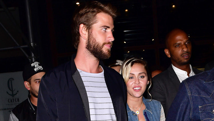 Liam Hemsworth y Miley Cyrus, muy sonrientes y acaramelados en Nueva York