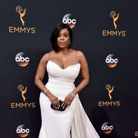 Niecy Nash en la alfombra roja de los Premios Emmy 2016