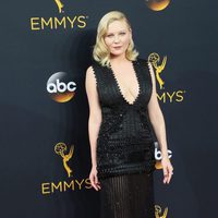 Kristen Dunst en la alfombra roja de los Premios Emmy 2016