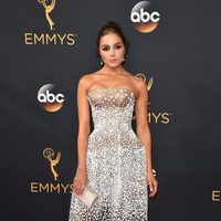 Olivia Culpo en la alfombra roja de los Premios Emmy 2016